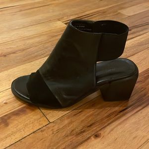 Urban Outfitters Open Toe Mule